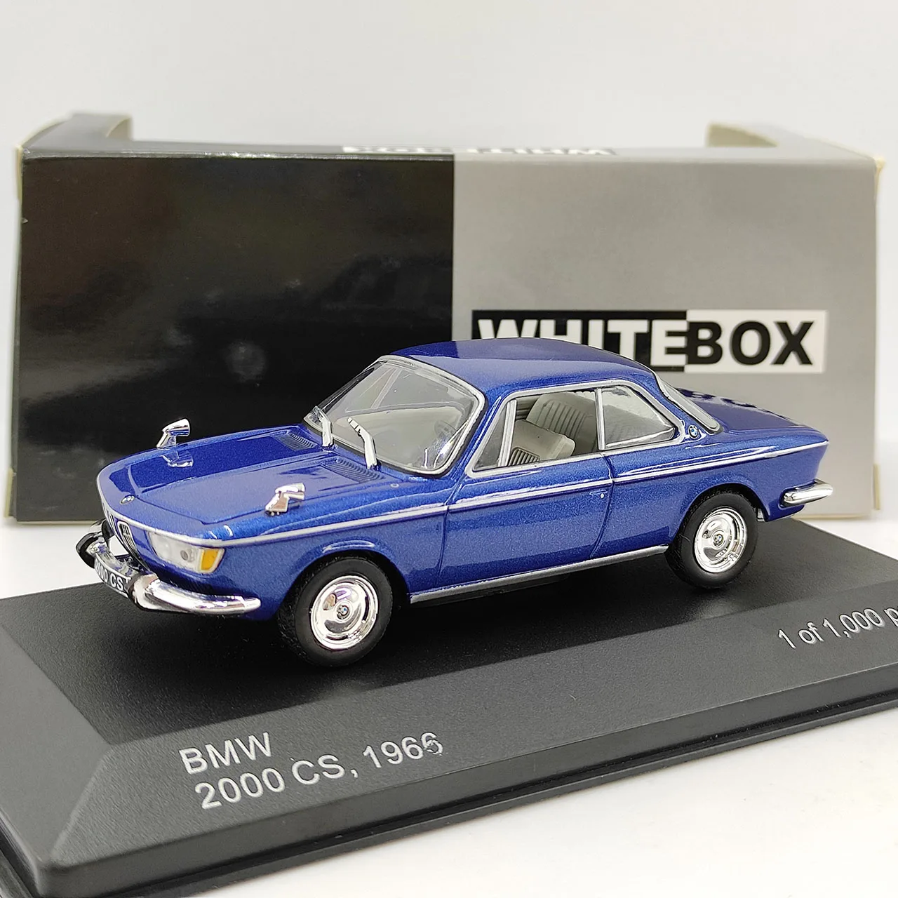 

Литой под давлением WHITEBOX масштаб 1:43 BMW 2000 CS 1966 синий сплав модель автомобиля Коллекционная игрушка в подарок сувенир дисплей орнамент