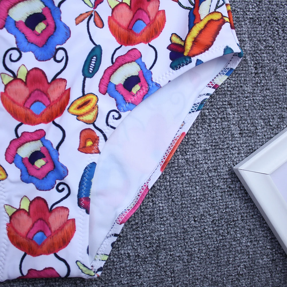 خمر 2025 مثير مجموعة البكيني المرأة مثير الأزهار الخامس الرقبة قطعة واحدة ملابس السباحة طباعة عارية الذراعين ملابس السباحة Monokini ثوب السباحة بحر