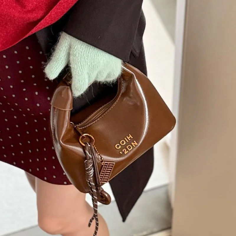 

Korean Style Niche Handbag for Women New Autumn and Winter Versatile Retro Wine Red Dumpling Handbag