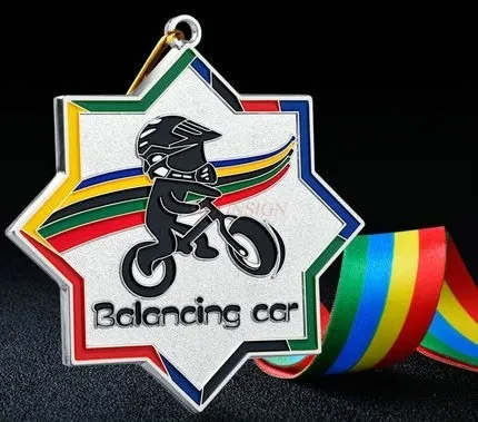 ميدالية سيارة التوازن المثمنة، ميدالية مدرسية رياضية من رقائق الذهب، معلقة على الرقبة، ميدالية للأطفال والكبار