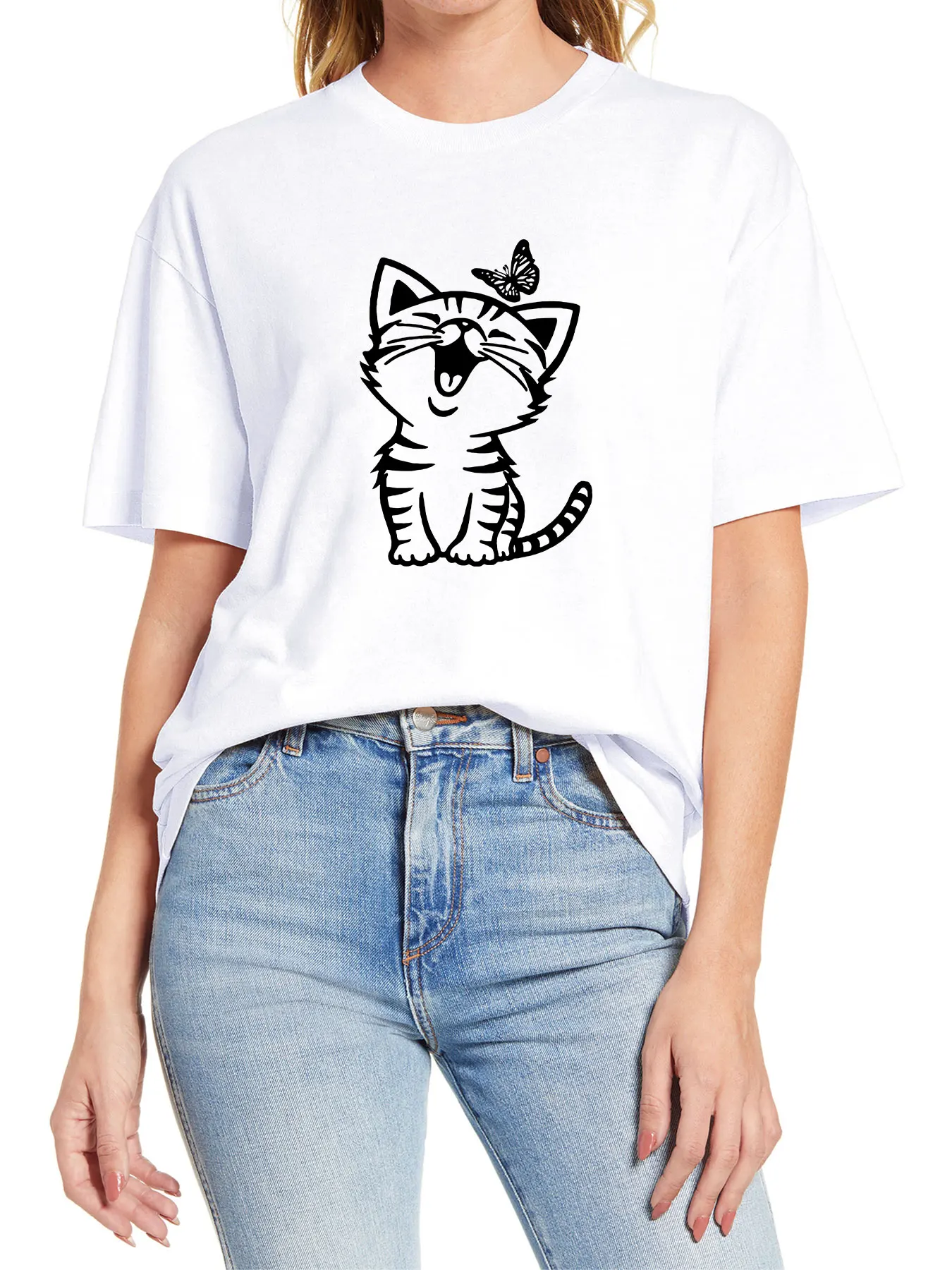 

Kawaii Black Cat Play With The Butterfly 100% Cotton Male and female Funny Short Sleeve T-Shirt Women Casual Streetwear Clothing