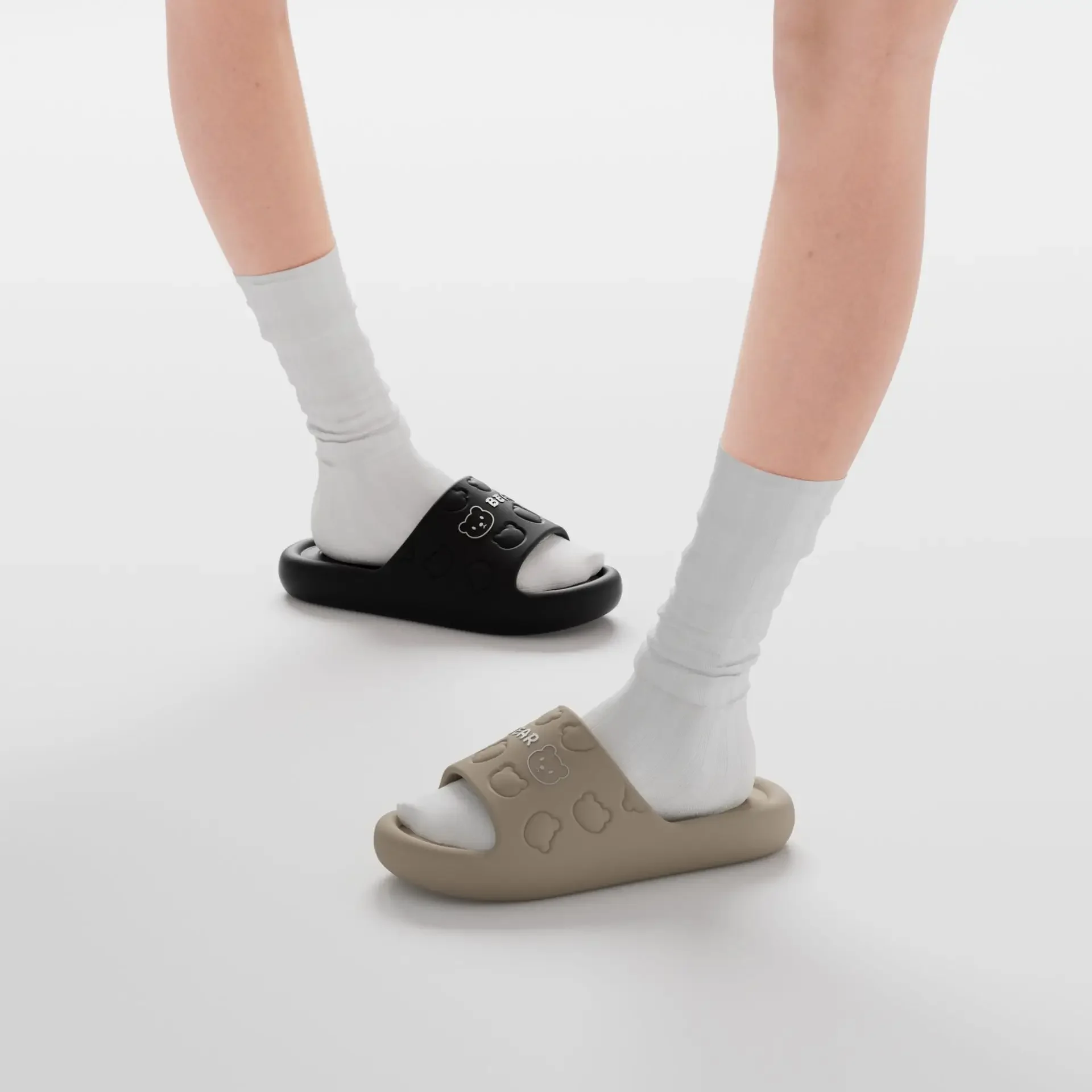 Women Men Cute Bear Pattern EVA Slide Slippers Thick Platform Soft Sole Summer Non Slip Indoor Casual Home Lightweight Footwear