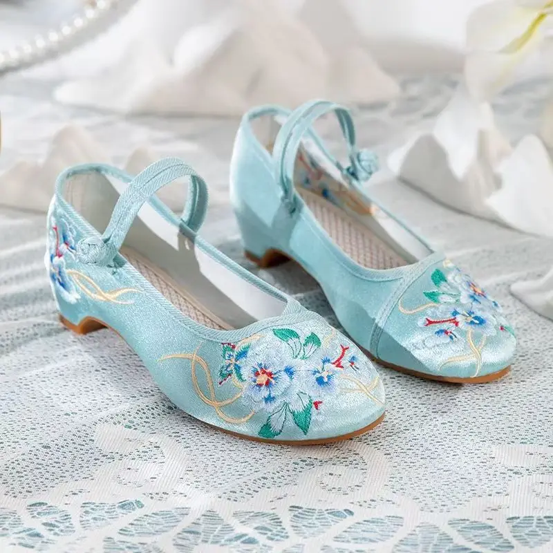 2024 Woman\'s Chinese Traditional Low Heel Embroidered Flower Shoe Soft Sole Non Slip Ethnic Style Buckle Strap Cheongsam Shoes