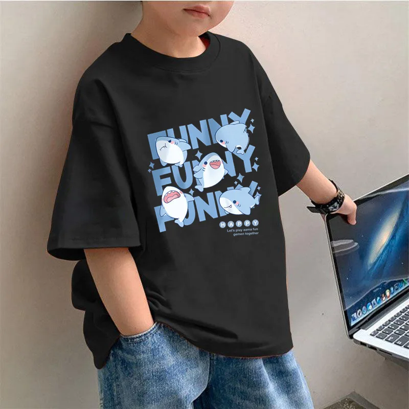 تي شيرت صيفي لطيف بأكمام قصيرة للأولاد بنمط سمك القرش، ملابس صيفية كاجوال برقبة دائرية نصف كم للأولاد