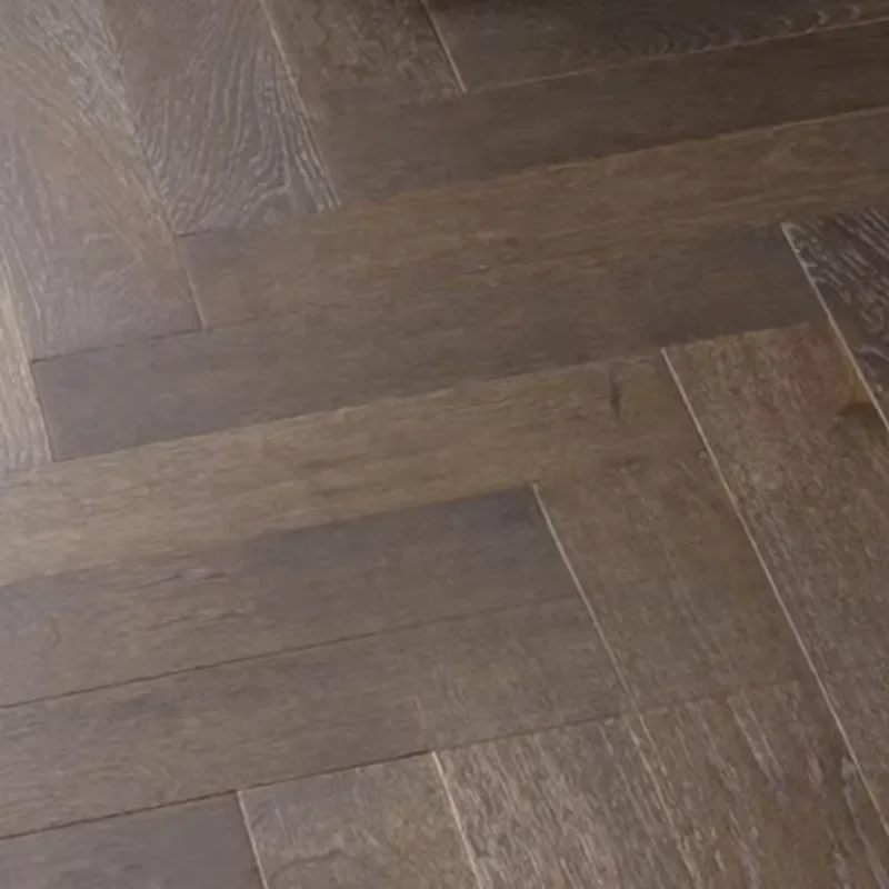 Economical Price Dent-resistant UV Lacquer Brushed American Red Oak Parquet Herringbone Engineered Floors Chevron Wood