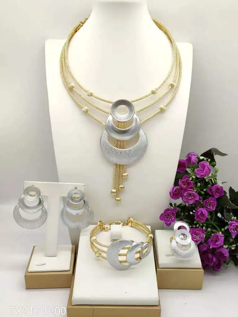 

Yulaili new ladies luxury jewelry set chic hollow chain Medusa earrings engagement ring Dubai style high-end wedding jewelry gif