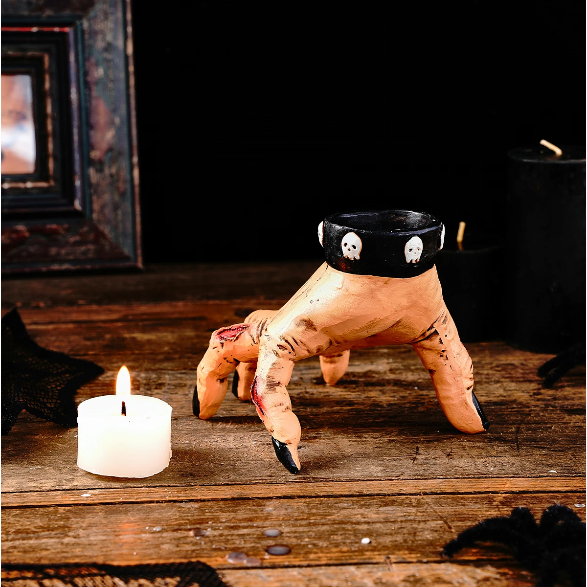 1PC, Halloween decoration, bizarre and scarred palm-shaped candlestick, 4-inch resin material zombie palm-shaped candle candlest