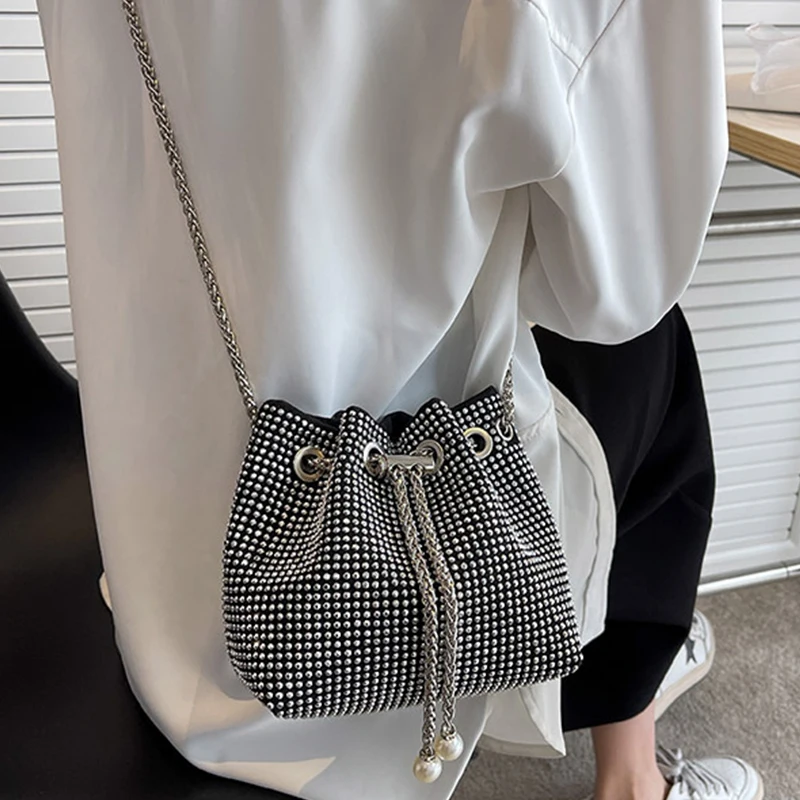 Bright Rhinestone Shoulder Bag Women Chains Crossbody Bag Drawstring Bucket Handbag Luxury Lady Armpit Handbag Daily Totes