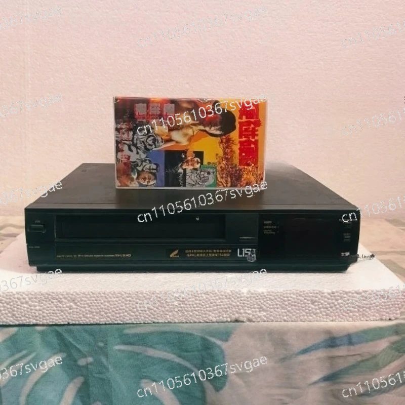 

Винтажный видеомагнитофон формата VHS, классическая модель L15