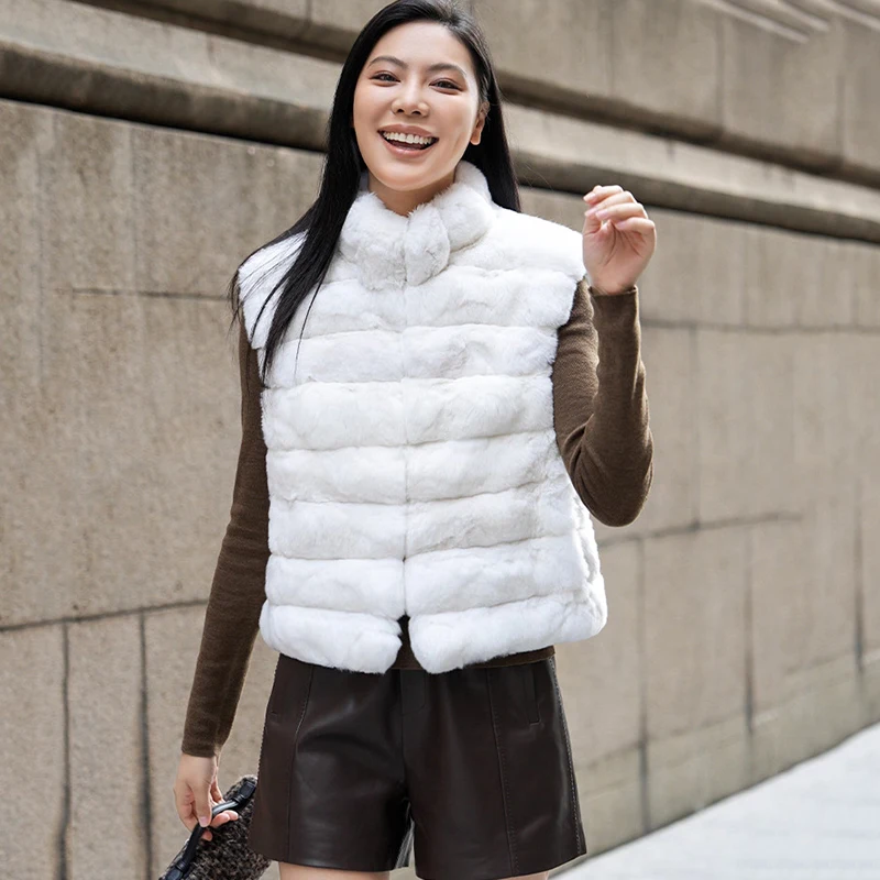 Ftangaiur Winter Import Pure White Cyan Blue Chinchilla Vest Coat O-Neck Women Upscale Natural Color Chinchilla Fur Vest Coats view 4