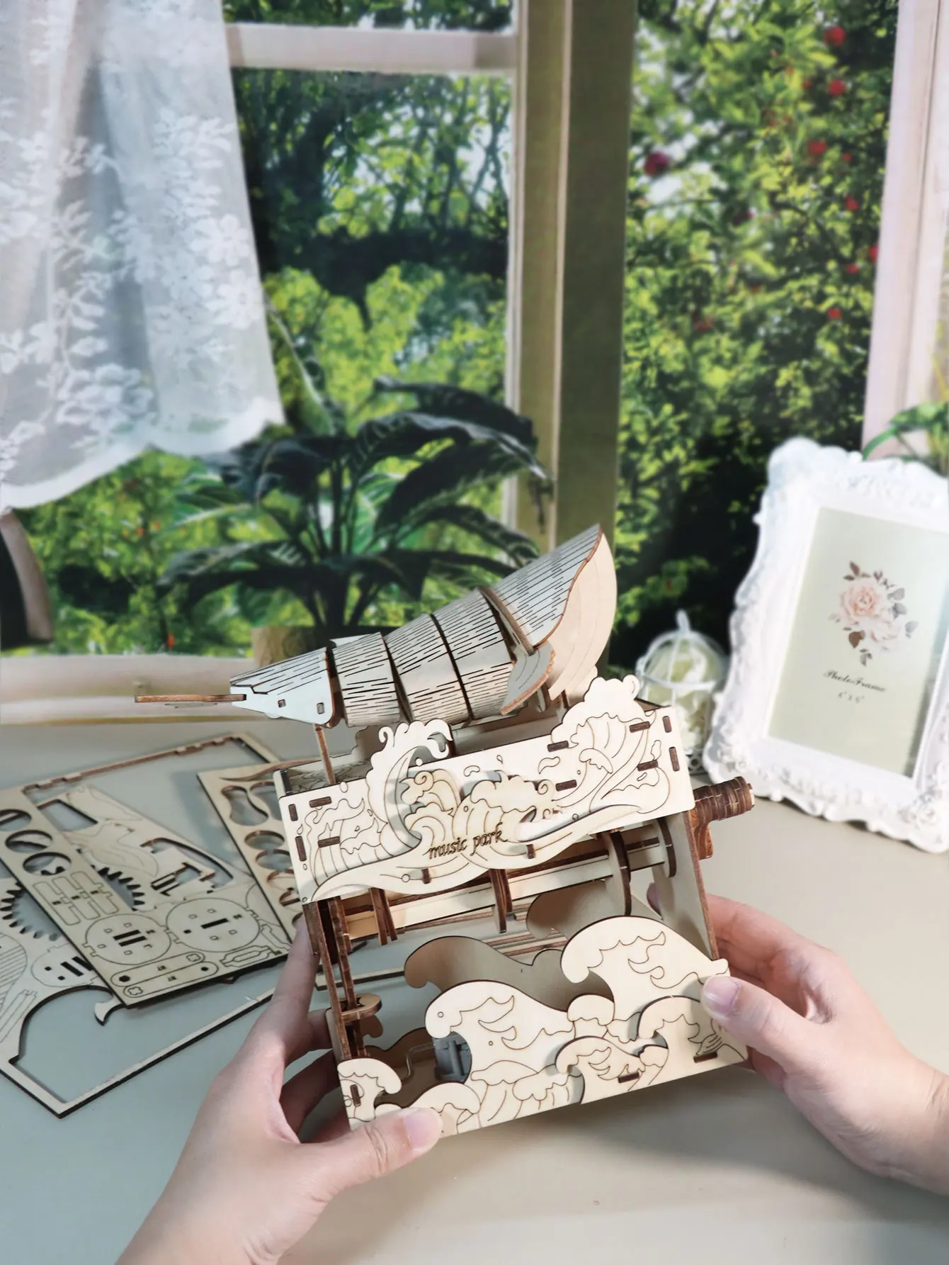 Handwal-Spieluhr 3D-Holzpuzzle für Erwachsene, Bausatz, Geschenk für Feiertage, Geburtstage, Weihnachten – Detail 4