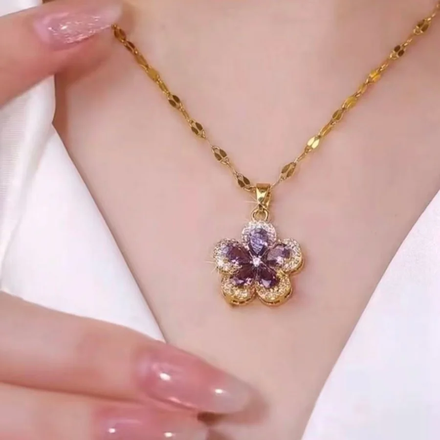 Naszyjnik z zawieszką w kształcie kwiatka z kryształkami i cyrkoniami, elegancki złoty łańcuszek na obojczyk, biżuteria na wesele i imprezy, 1 sztuka.