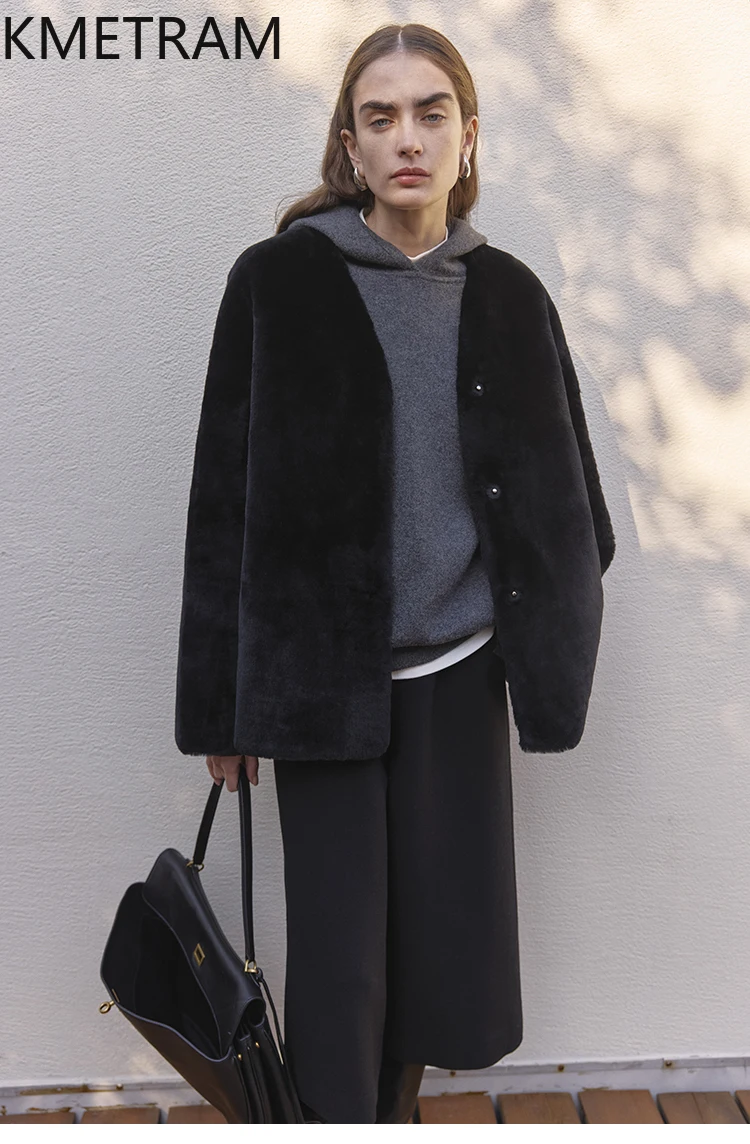 Natural Merino Sheepskin Wool Double Faced Fur Coat Women Short V-neck Real Fur Jacket Winter Woman Clothing 2025 Ropa De Mujer