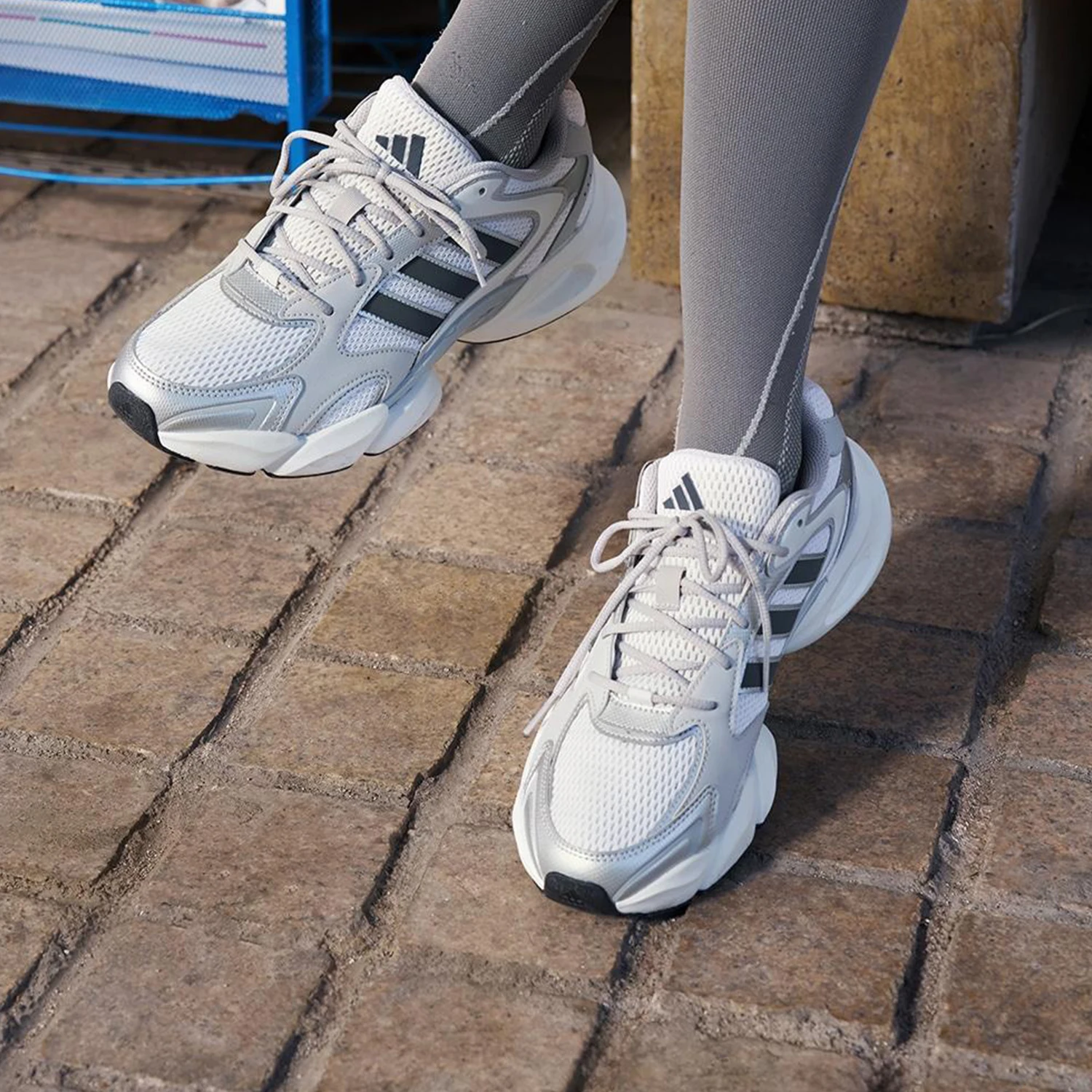 حذاء أديداس الأصلي MEGASTRIDE للجنسين قابل للتنفس رياضي للأب JR6333 #1