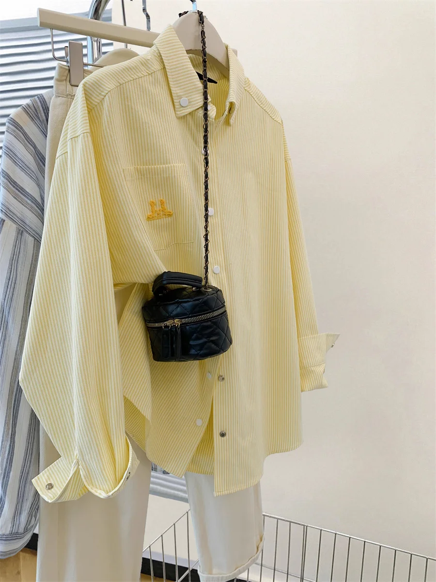 

Повседневная Ne Long Sve irt Желтая вертикальная полоска Сращивание с весенне-осенним дизайном Свободный крой на одной пуговице irt