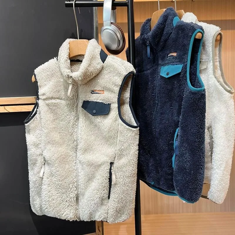 เสื้อกั๊กขนแกะคอตั้งสำหรับผู้ชายใส่กลางแจ้งในฤดูหนาว ผ้าฟลีซคอรัลหนานุ่ม อุ่นสบาย