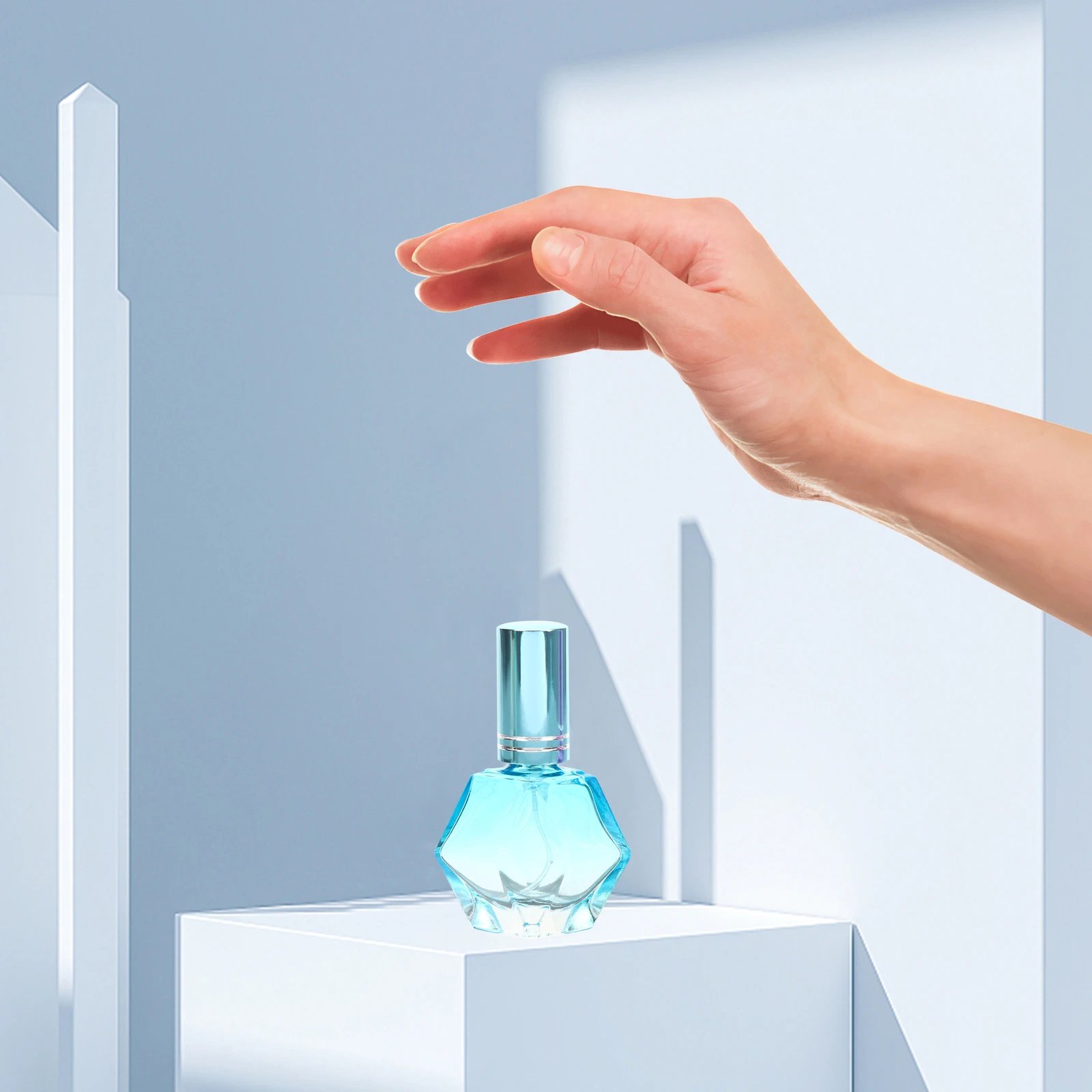 

5Pcs Vintage Glass Perfume Bottles Bright Colored Refillable Chic Scent Container Essential Oil Holder Aromatherapy Bottle