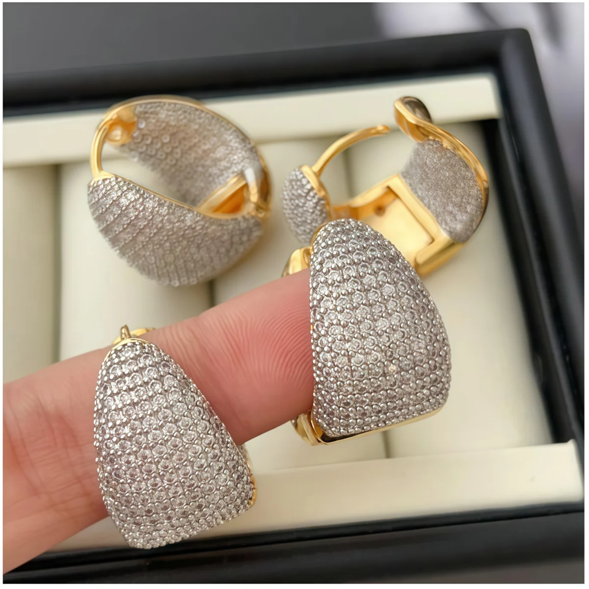 Pendientes de joyería llamativos con forma de lágrima súper brillantes, estilo europeo, con cristales brillantes.