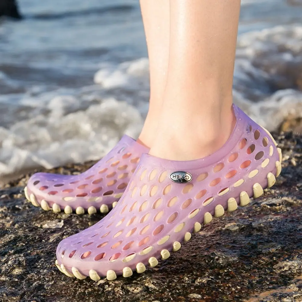 

New Hollow Out Men Beach Sandals Breathable Anti-Slip Travel Leisure Slippers Flat Light Light Aqua Shoes Summer