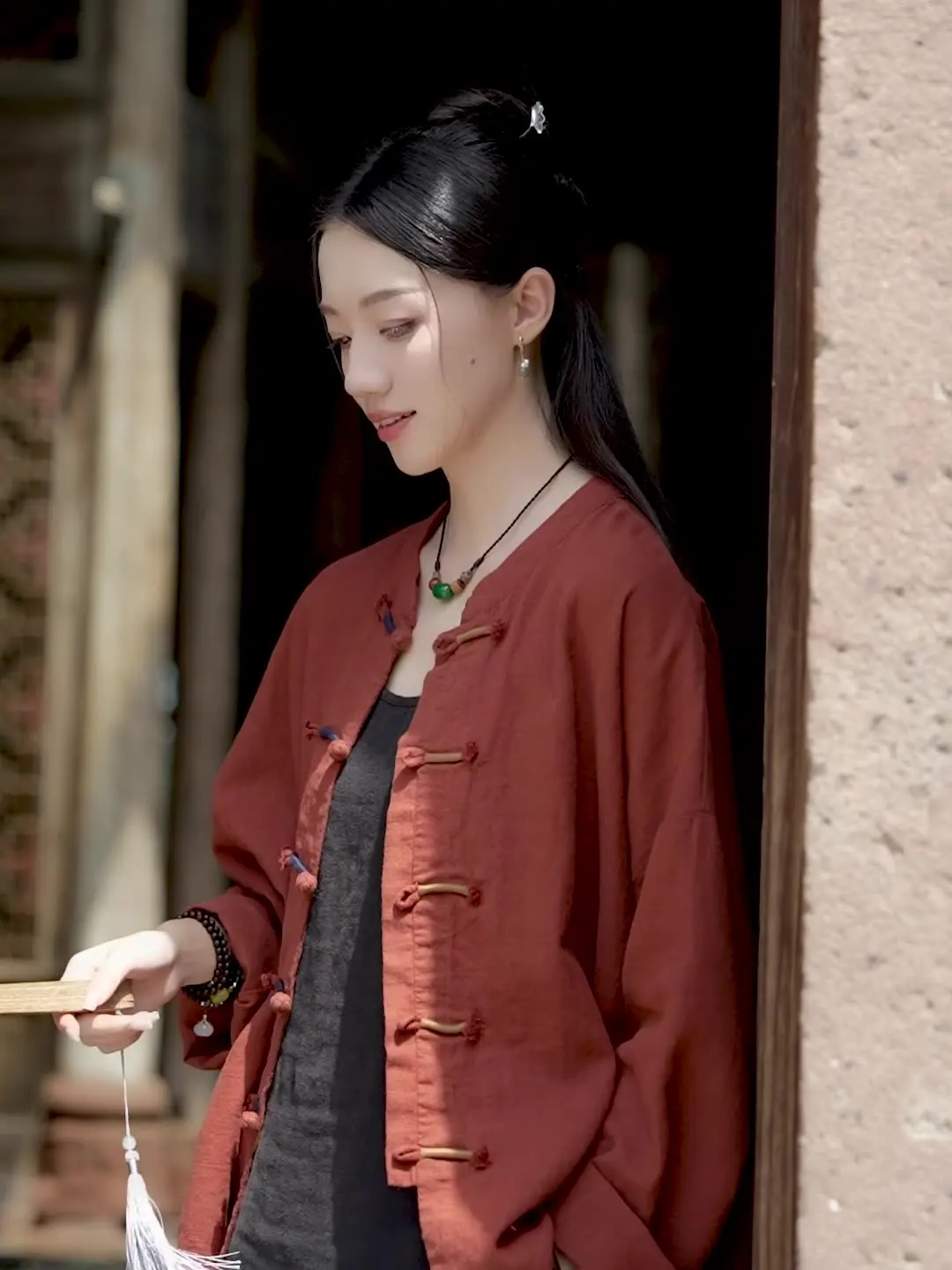 

Тренч, короткая ветровка, женский, 2025 г., с поясом, ремни, уличная одежда Abrigos, контрастная розовая пуговица, Casaco Feminino Femme