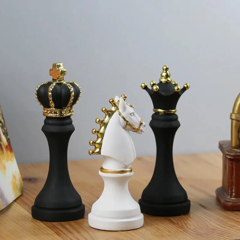 Chess Resin Ornaments Desk Decor Crafts King Queen Small Chess Statue Nordic Home Artwork Living Room Decoration Furnishings