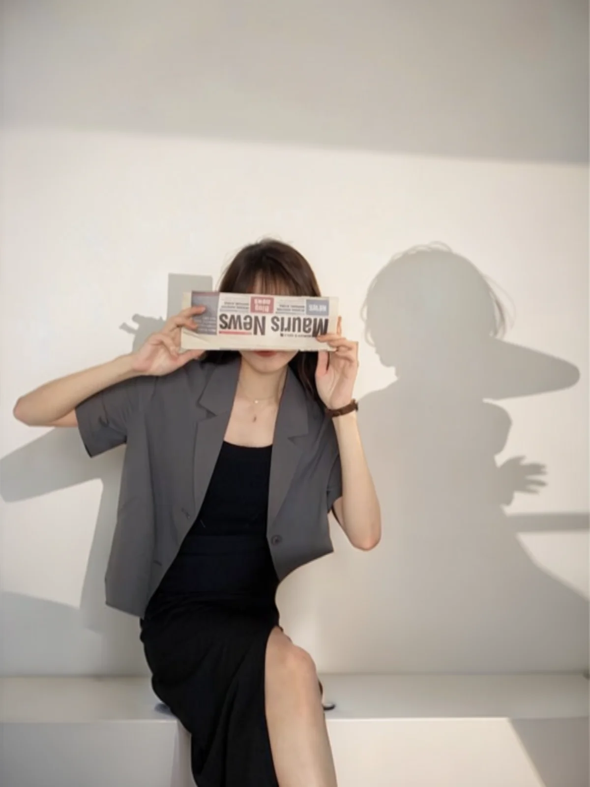 

Женское осеннее пальто-блейзер из велюра в готическом стиле, приталенное, с цепочкой, декоративной отделкой, баской и дышащей подкладкой