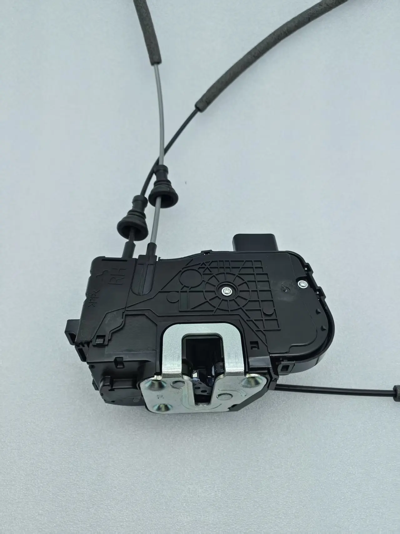 Front Right Door Lock Actuator For Hyundai Sonata  813203 S020 81320-3S020 Right Hand Drive Passenger Side 6 Pins