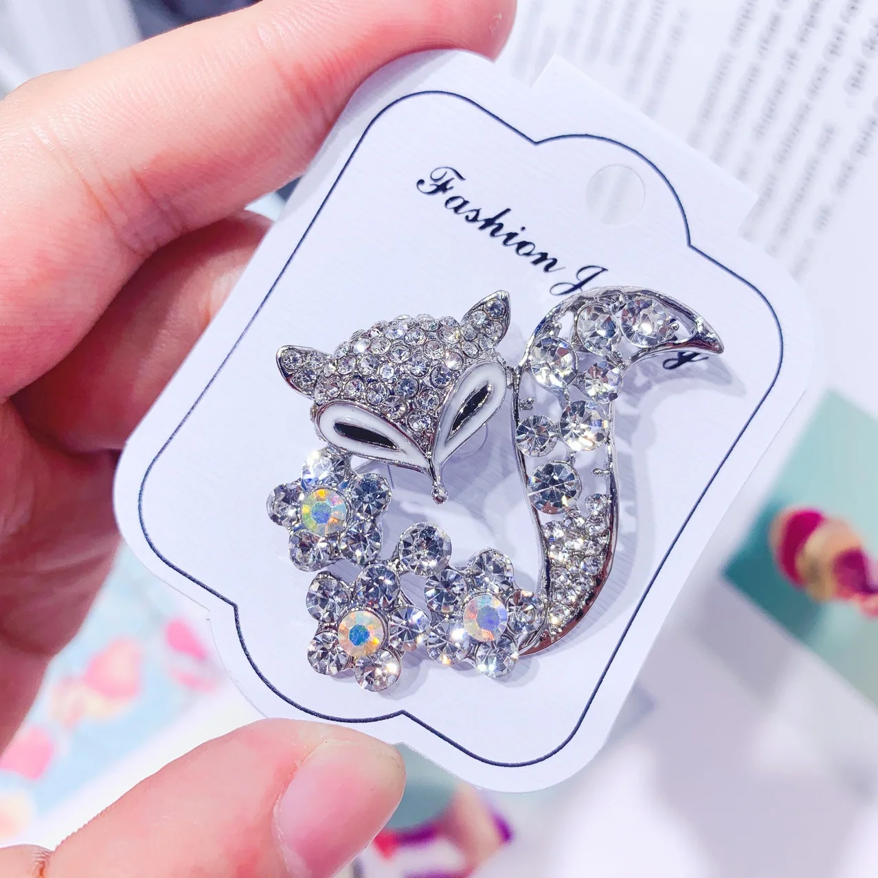 Rhinestone Ladies Luxury Fox Brooches For Women Elegant Clothing Coat Accessories Crystal Foxes Animal Brooch Pins Party Jewelry