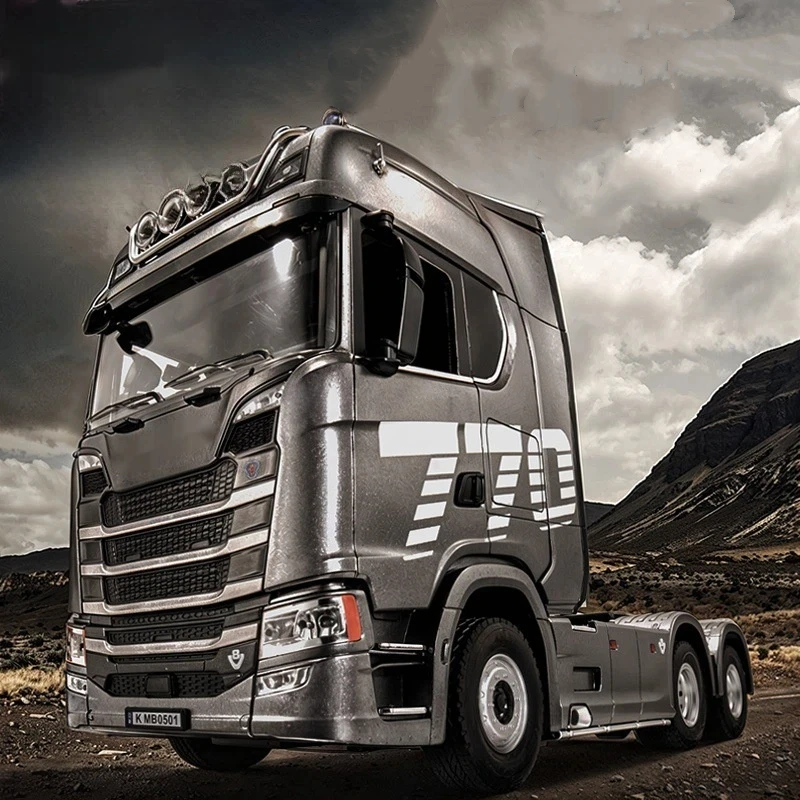 HUINA 1:18 مقياس RC شاحنة ثقيلة جرار نموذج كامل مقطورة معدنية رئيس محاكاة لودر أطفال بالريموت كنترول لعبة التحكم عن بعد