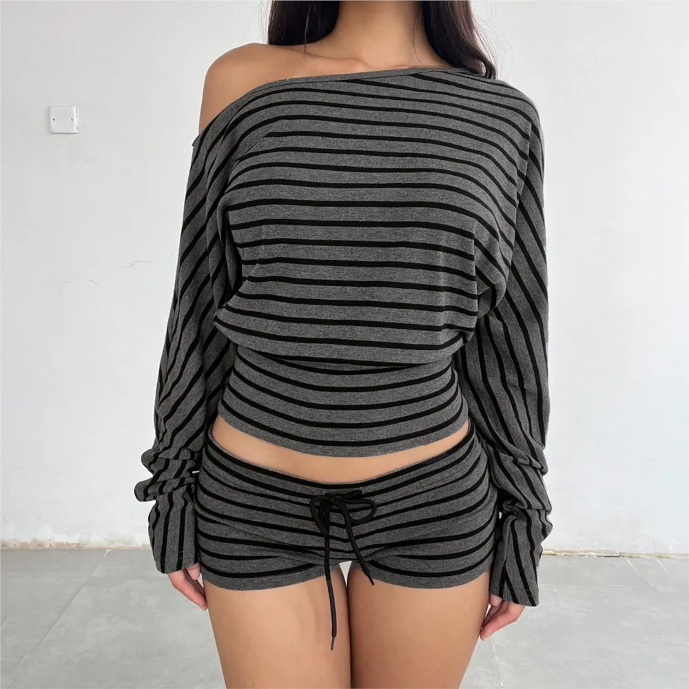 

Women's Summer 2-piece Loose Fashionable Striped Long-sleeved Collared Off-shoulder Top Tight-waisted High-waisted Shorts Set