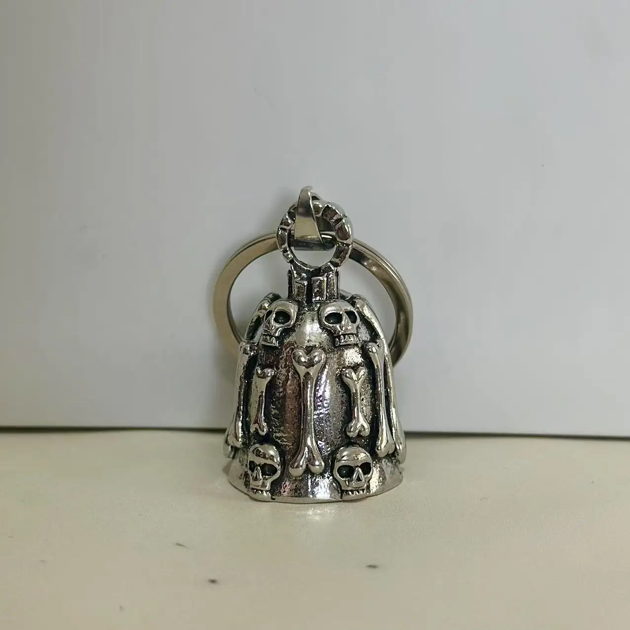European and American fashion personality punk domineering pendant bone skull riding bell keychain hip-hop accessories