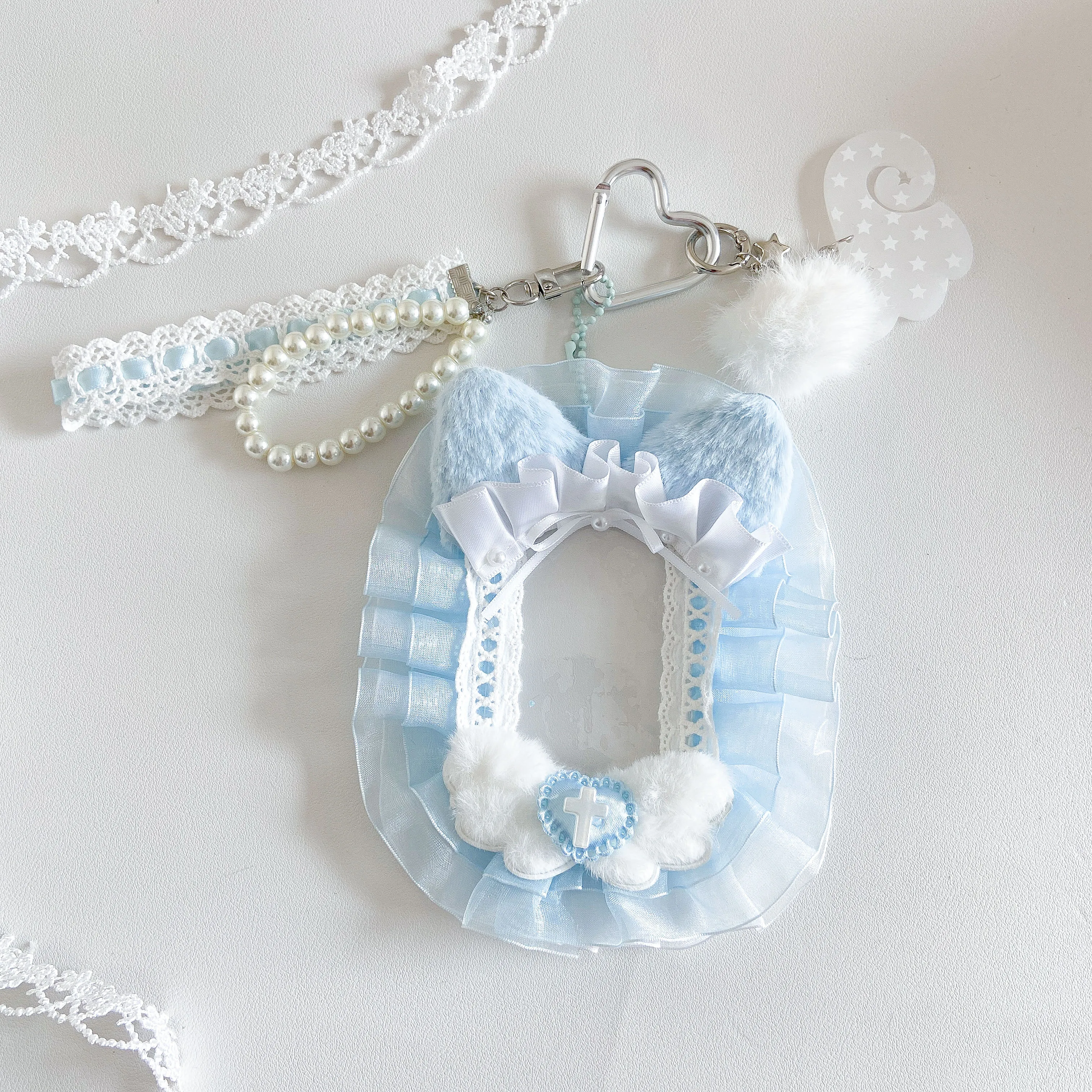 Kawaii Ita Bag Accessory PC Holder, Blue Lace Plush Keychain with Pearl Bead Chain & Angel Wings, Bag Charm for Oshi Collectors