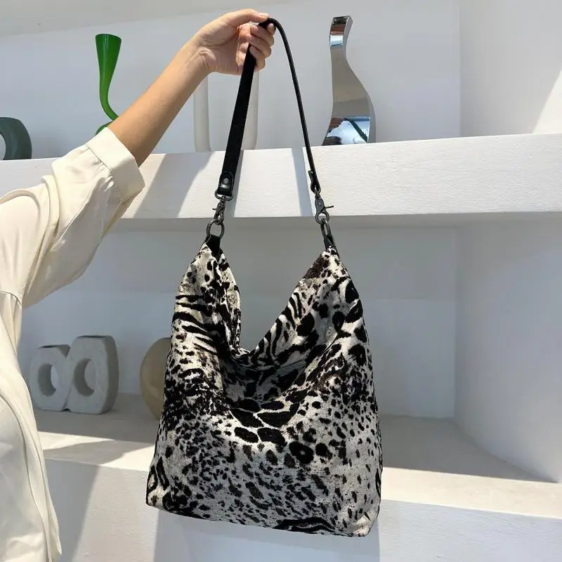 

European And American Fashion Original Sexy Leopard Print Canvas Women's Bag Personalized High-end Sense Shoulder Crossbody Bags