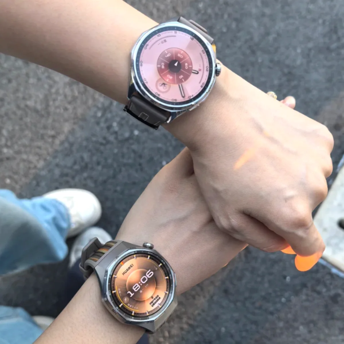 ساعة هواوي GT 6 Pro الإصدار العالمي ساعة ذكية بشاشة AMOLED مقاس 1.47 بوصة عمر البطارية 21 يومًا HarmonyOS 6.0 IP69 NFC iOS وAndroid