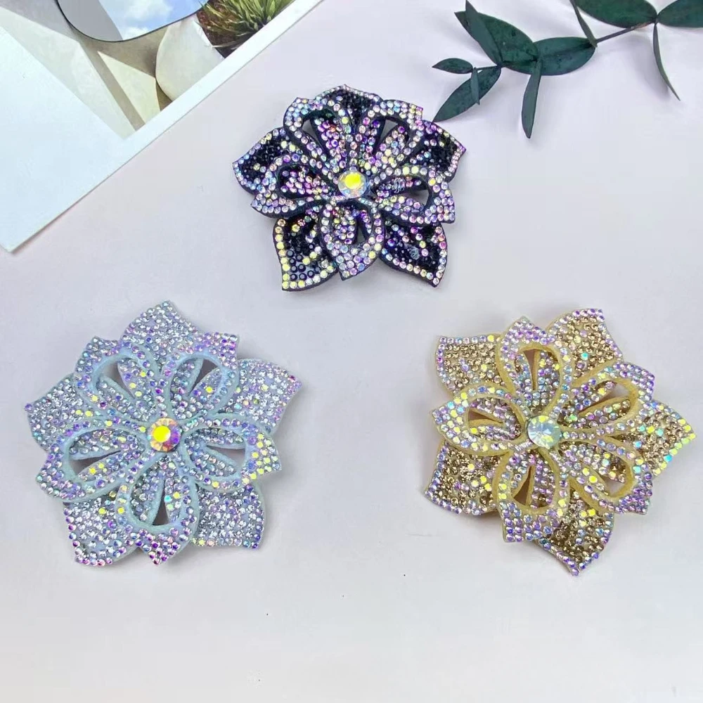 novos-broches-de-flor-de-camelia-com-strass-para-mulheres-elegantes-alfinetes-de-lapela-de-cristal-acessorios-de-tecido-joias-de-moda