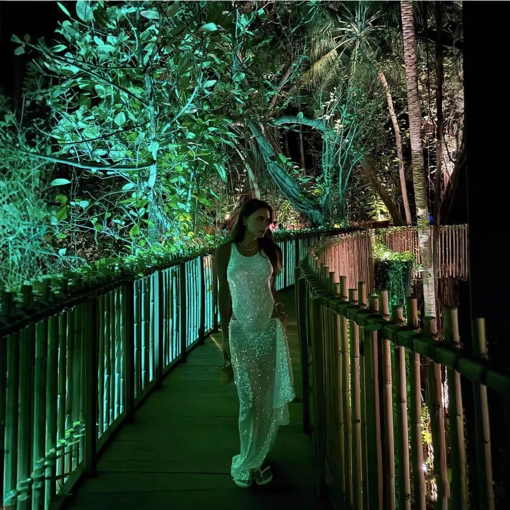 فستان سهرة مثير بدون أكمام بخصر مفتوح وقطعتين، فستان حفلات طويل بأكمام قصيرة ورقبة دائرية