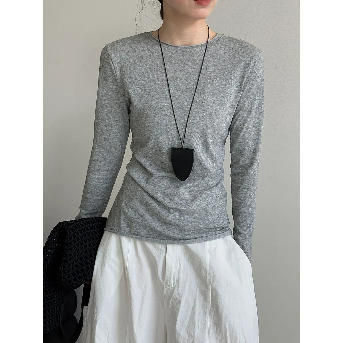 Women's Fall New Long Sleeve Round Neck T-Shirt Base Layer Shirts with Hemmed Roll Edges for Slim Fit