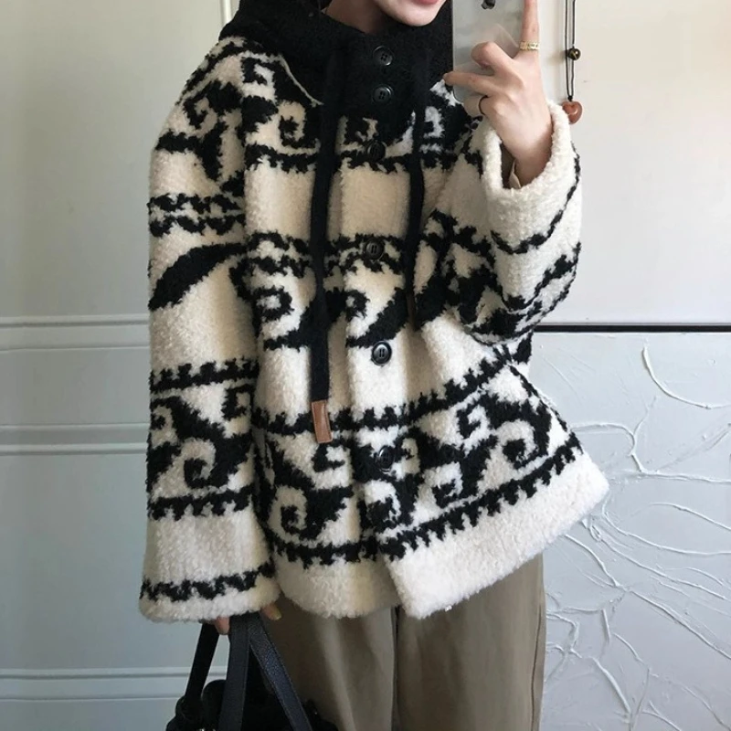 Women's Faux Fur Shearling Coat Winter Warm Thick Patterned Short Jacket Casual Loose Fit Trendy Cozy Soft Elegant Female Coats