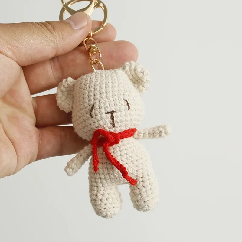 Simpatici portachiavi con orsetto piccolo per regali di coppia Portachiavi con bambola di orso lavorato a maglia fatto a mano Chiavi per auto Portachiavi con bambola animale creativa all'uncinetto
