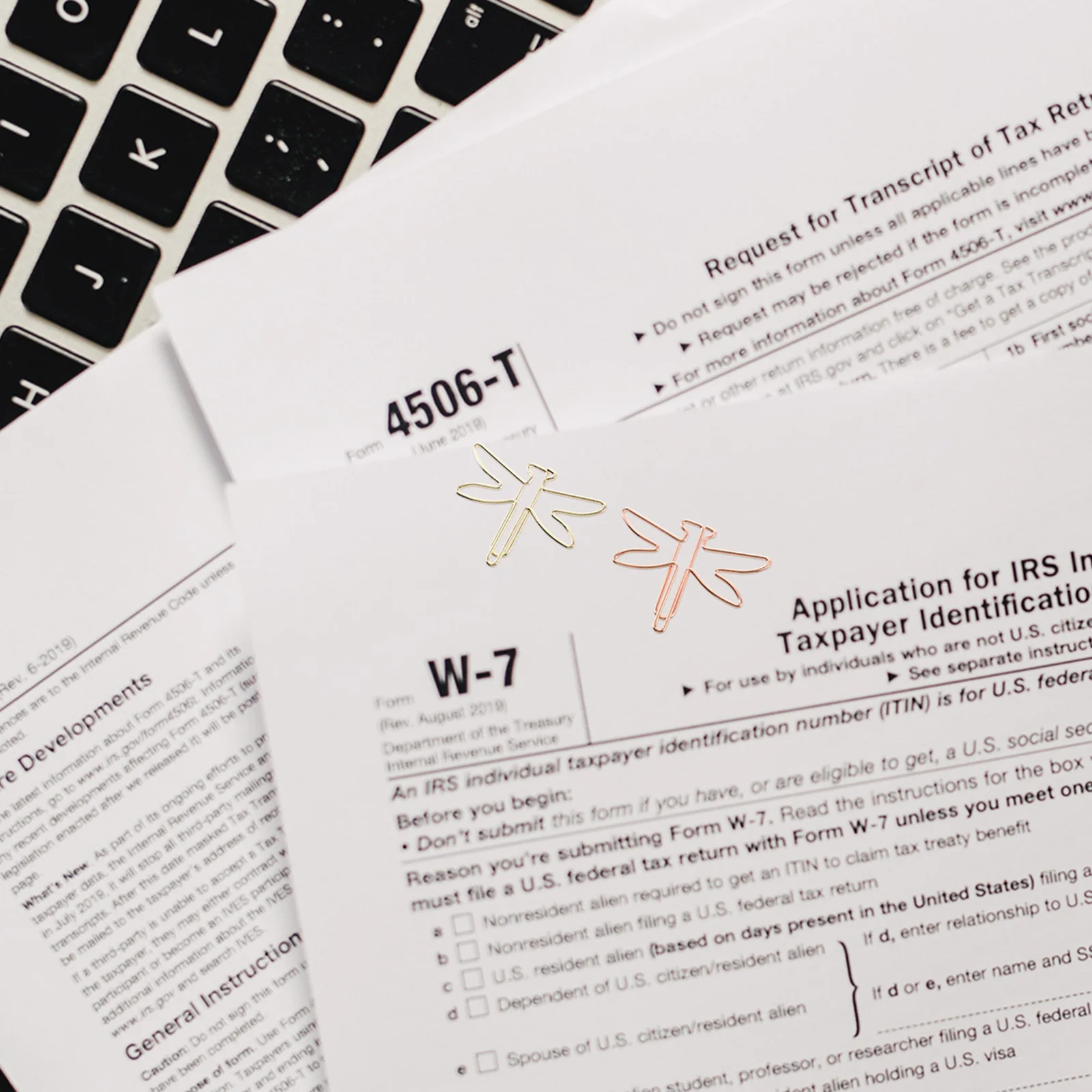 20Pcs Creative Insect Paper Clips Fine Craftsmanship Metal Small Paperclips for Office Stationery Decoration Page Marker Holders