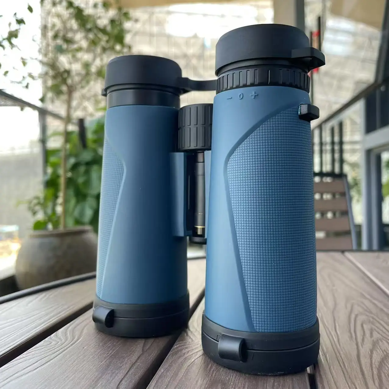 

SUNCORE10x high-definition telescope with 42mm large aperture binoculars suitable for concerts and sports events