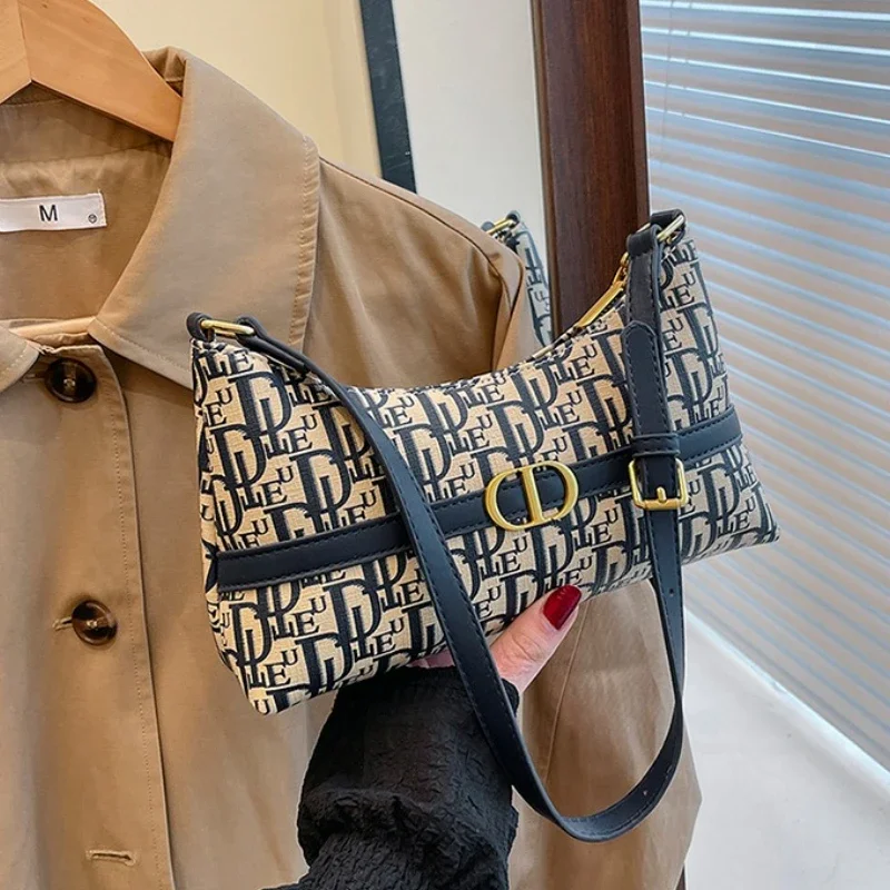 

Classic Elegant Women's Leather Messenger Bag Luxury Brand - Ladies Popular Crossbody Handbag For Everyday