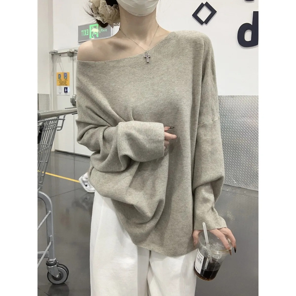 

Корейский свободный свитер на одно плечо Andy Fce, женский весенний новый вязаный топ Ele для внутренней одежды, модный для поездок на работу