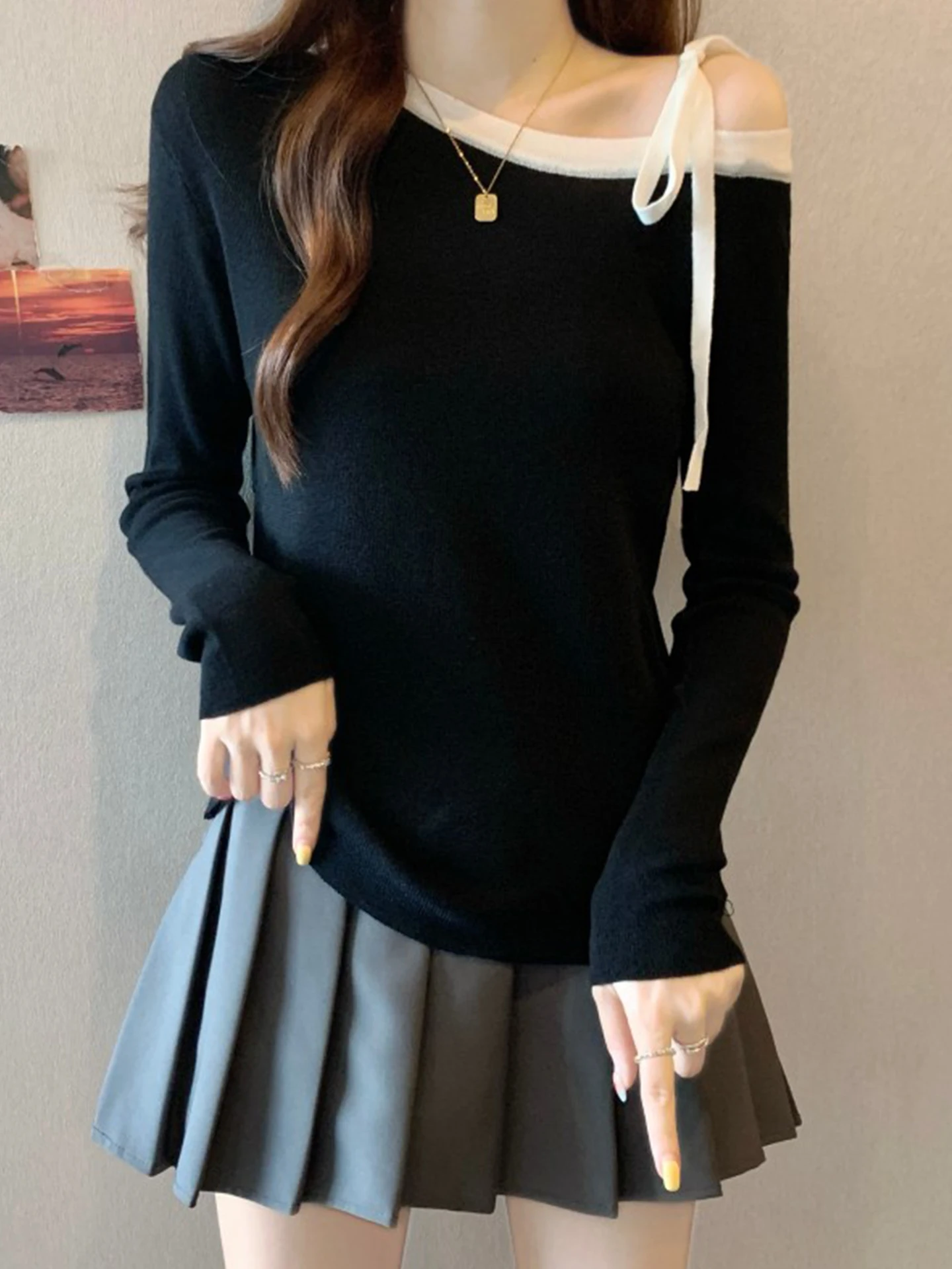 

Женский вязаный свитер с открытыми плечами и длинными рукавами, больших размеров, осенний, модный, с эффектом похудения, в корейском стиле, с цветными вставками