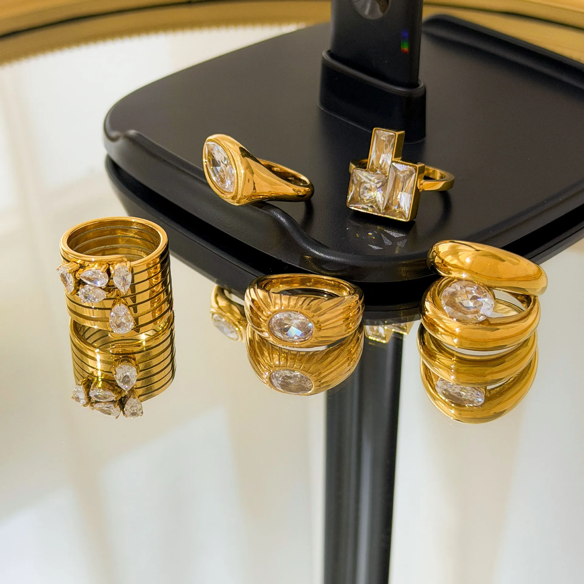 Wasserdichte 18K Vergoldete Edelstahl Geometrische Zirkonia Statement-Ringe für Damen Luxuriöser Stapelbarer Schmuck