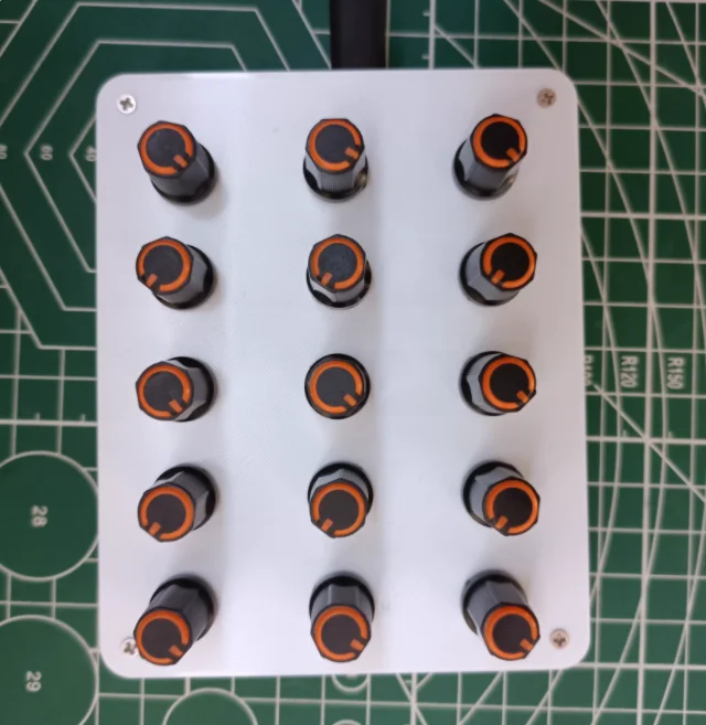 15 Knob MIDI Controller USB-C Programmable CC Volume DAW Control Surface