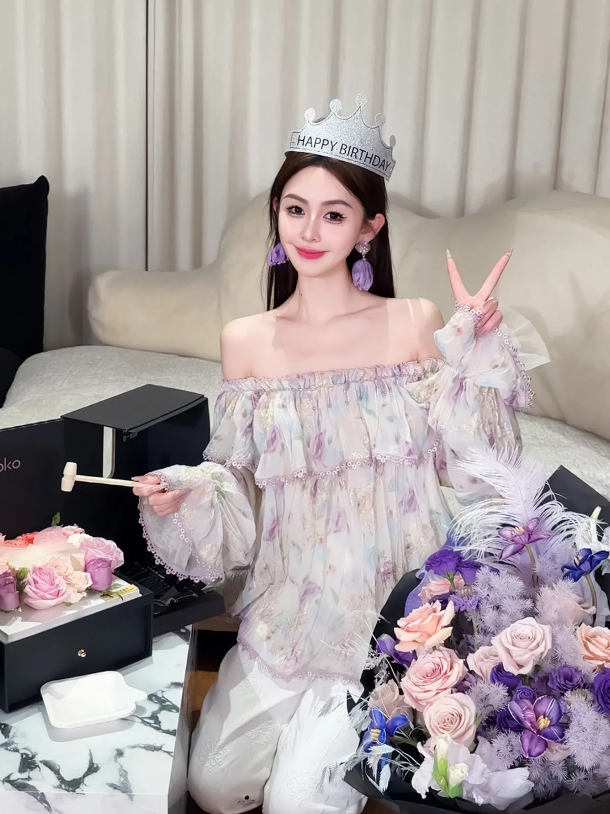 

Новинка: комплект из вышитого бисером топа на одно плечо и юбки с цветочным принтом из полиэстера для осеннего сезона (XiaoXiao Yu)