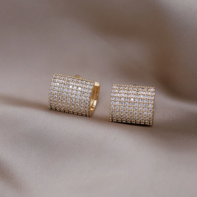 2024 French new design fashion jewelry 14K gold plated zircon round earrings elegant women\'s daily work accessories