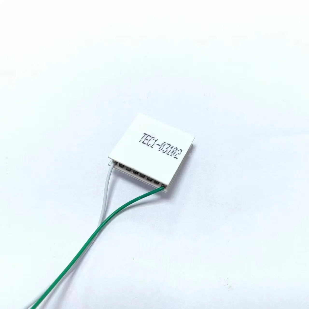 Neck Fan Cooling Chip TEC1-03102 20*20 Semiconductor Refrigeration Sheet 3.7V2A Peltier