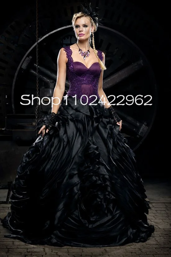 Black and Purple Gothic Steampunk Wedding Dresses Sweetheart Ruched Ruffles Rockabillys and Goths Corset Bustle Bridal Gown